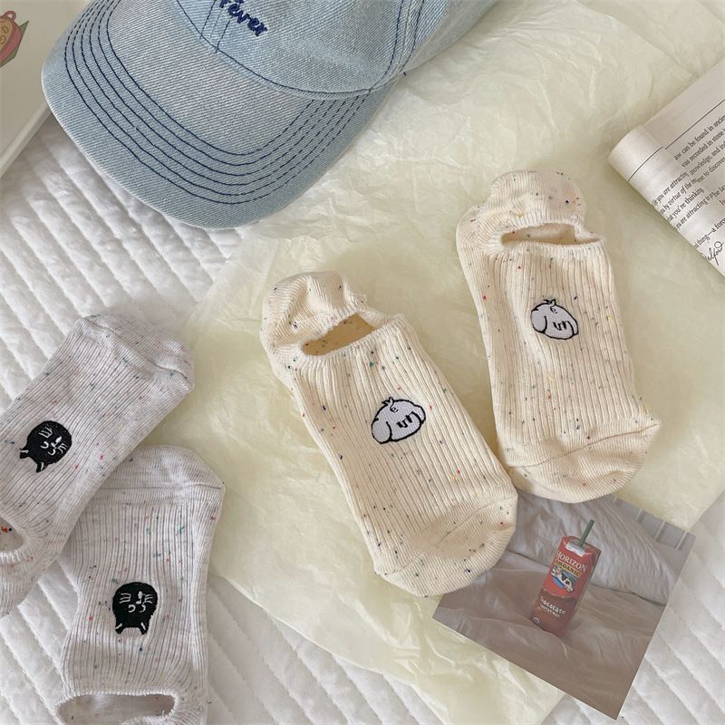 Chaussettes invisibles brodées chat mignon pour femmes et hommes - Chaussettes basses invisibles en coton respirant avec adhérence antidérapante pour un usage quotidien_voghion.com