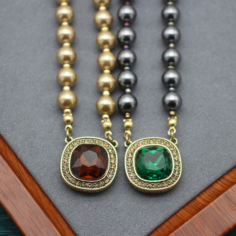 Orecchini da donna fabbrica di gioielli collana di perle di vetro invecchiato retrò clip per orecchio con zolletta di zucchero pietra preziosa di smeraldo strass ceco_voghion.com