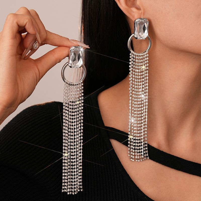 Exaggerated diamond-set geometric circle long fringed silver needle earrings_voghion.com