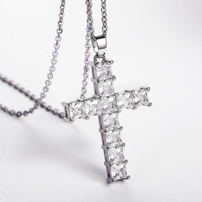 Populární křížový náhrdelník s přívěskem plný diamantových čtvercových zirkonových hip-hopových módních šperků na krk_voghion.com