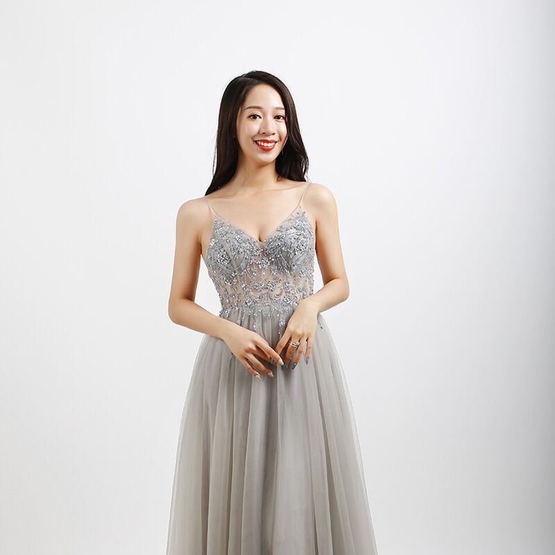 Vêtements pour femmes nouvelle robe de soirée longue sexy en tulle à col en V pour le printemps et l'été_voghion.com