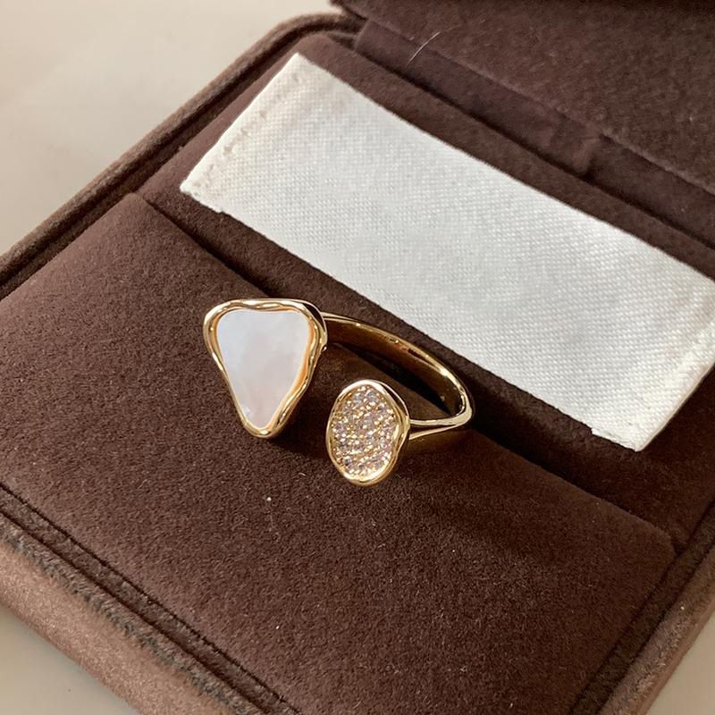 Anello per dito indice in madreperla con triangolo in zircone, stile francese, elegante, versatile, leggero, di lusso, di alta gamma_voghion.com