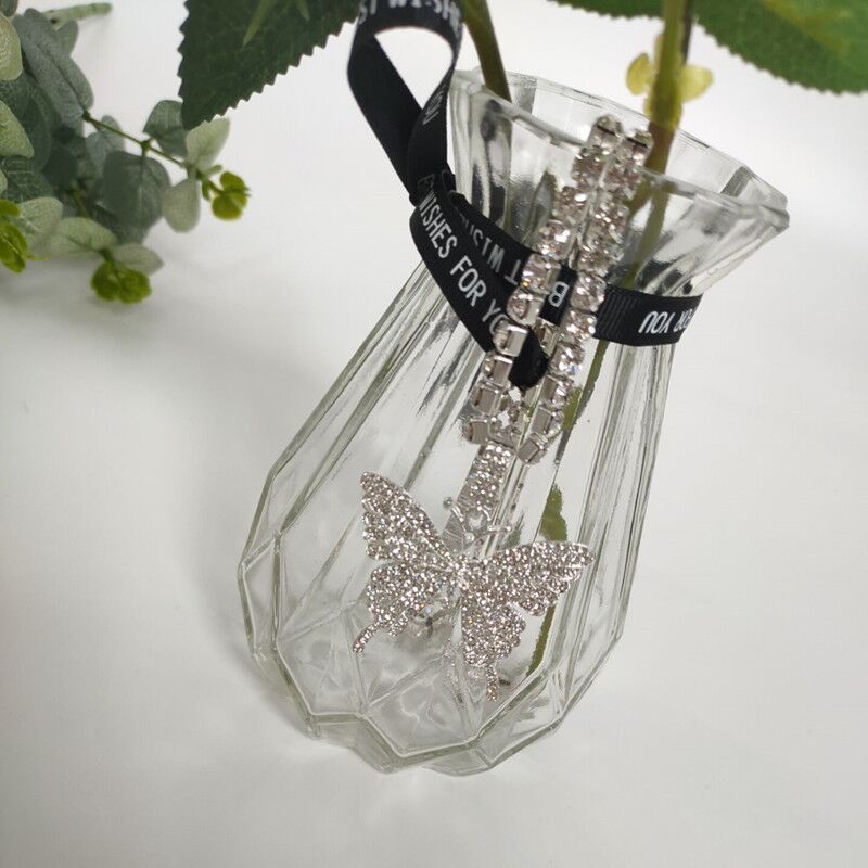 Girocollo con collana di diamanti luminosi con strass di diamanti a fila singola e grande ciondolo a farfalla_voghion.com