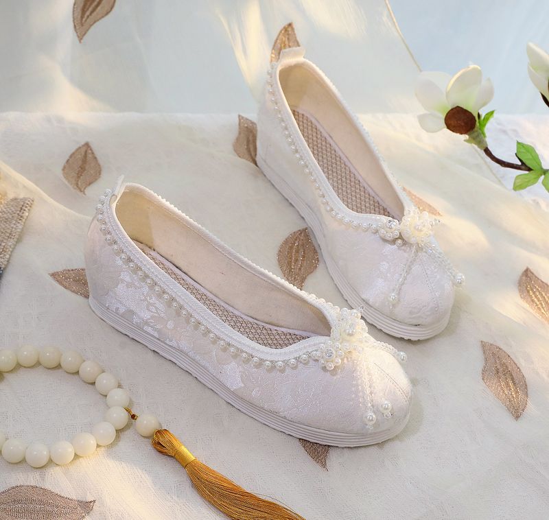 Damenschuhe für den Sommer, neuer Stil, antiker Stil, passende antike Kostüme, bestickte Damenschuhe, Schuhe mit erhöhter Quaste_voghion.com