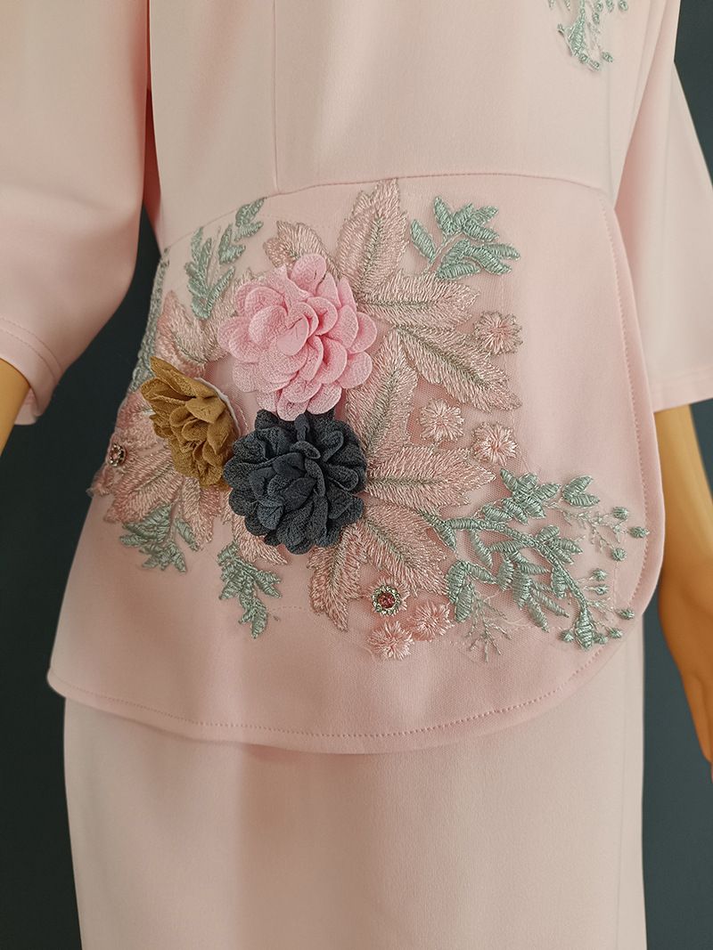 Damenbekleidung Dreidimensionales besticktes Kleid_voghion.com